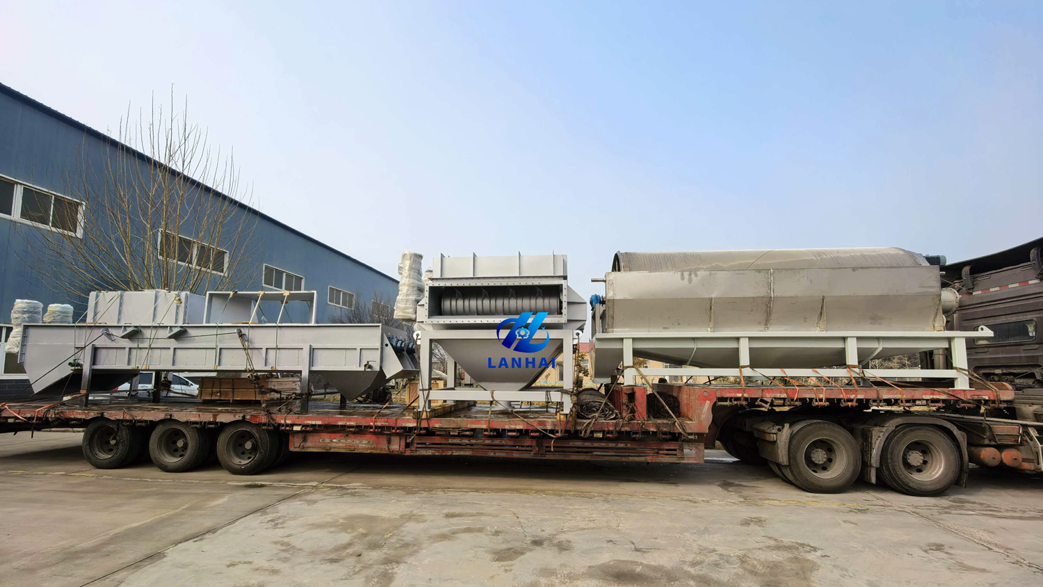 蓝海科技三套核心设备发往四川-------洗片机、双螺旋脱水机、微滤机